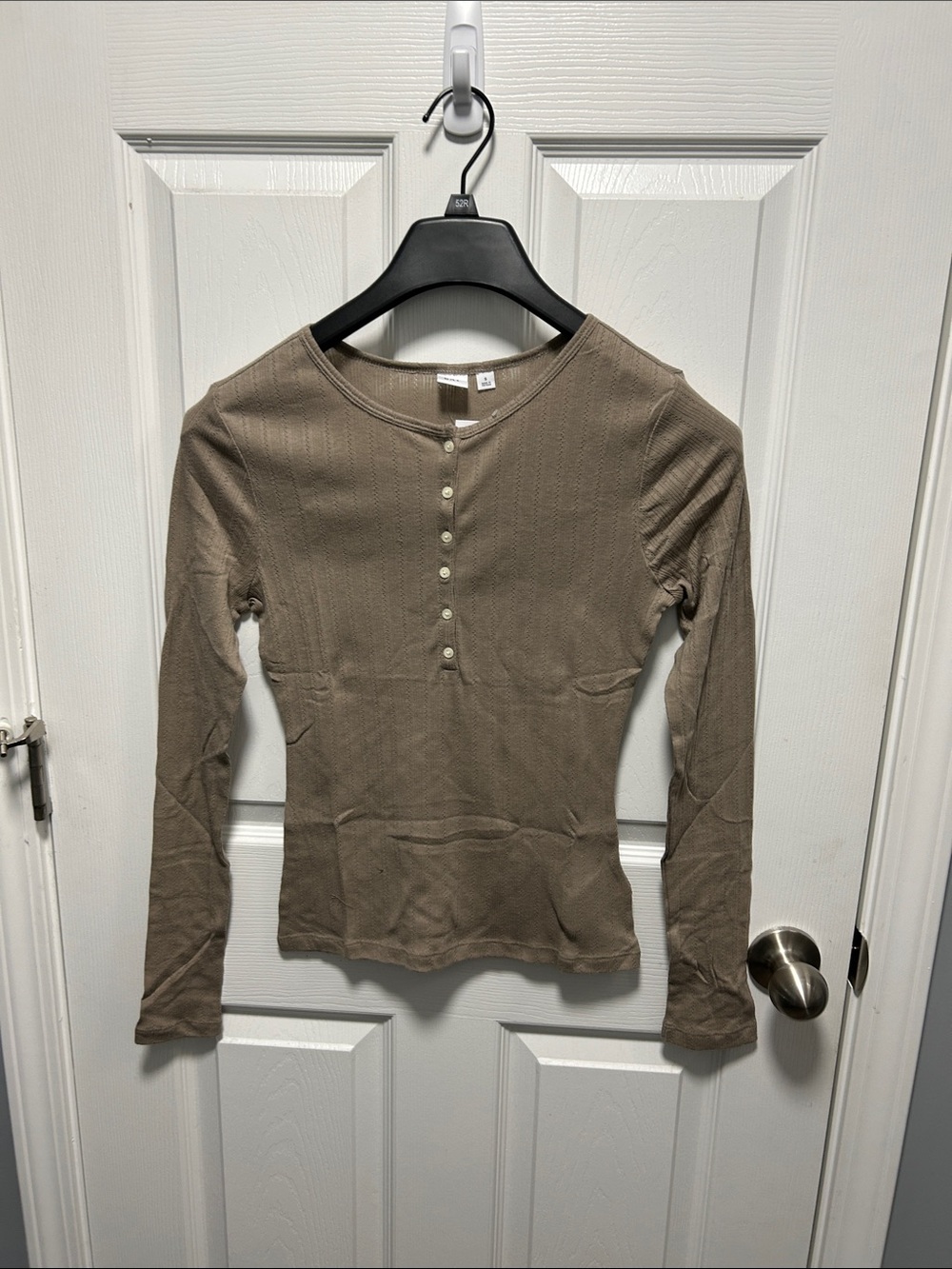 NWT Ribbed Long Sleeve Henley Top - Taupe